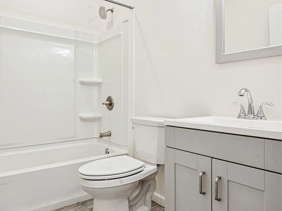 4th image of 118 N 2nd Ave