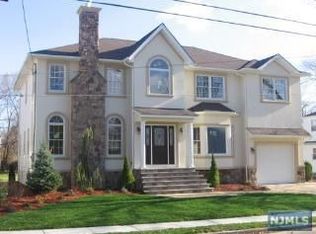 2-15 Grunauer Pl, Fair Lawn, NJ 07410