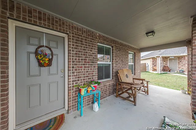 4 bed, 2069 sqft, $1,799 — Photo 3