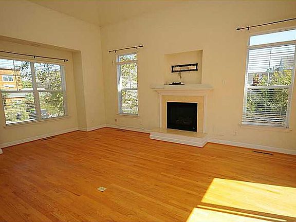 3rd image of 4819 Lee Ave
