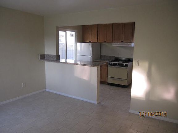 4th image of 4215 1/2 Winona Ave