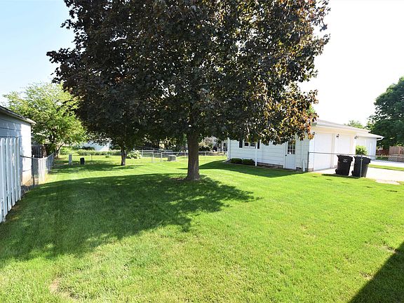 2nd image of 437 E 29th St