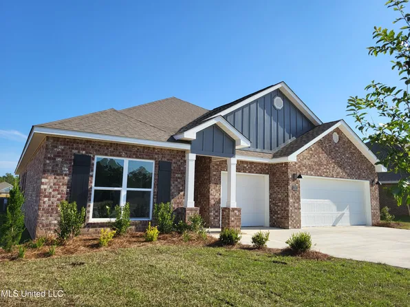 17071 River Hills Dr, Gulfport, MS 39503