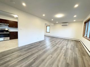 16 Burgher Ave FLOOR 2, Staten Island, NY 10304