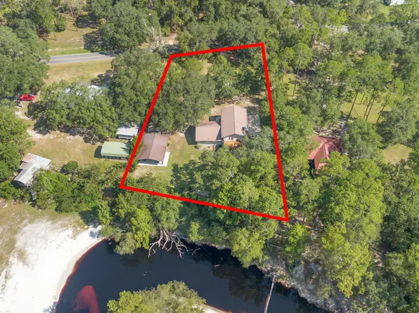 323 Saint Marys River Bluff Rd, Saint George, GA 31562