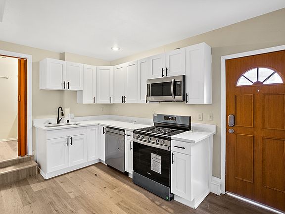 4th image of 9219 38th Ave S #2