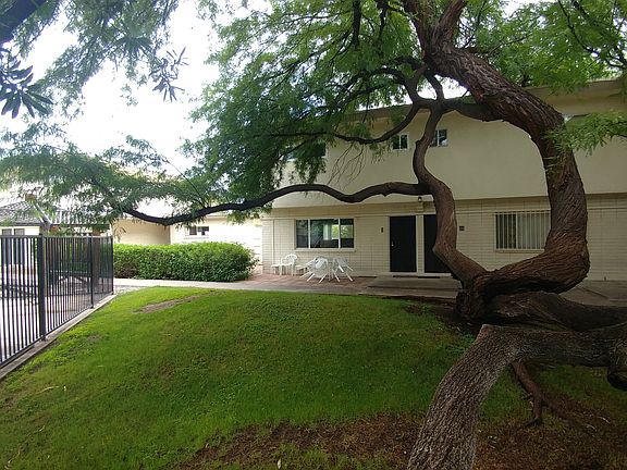 corner unit condo & yar