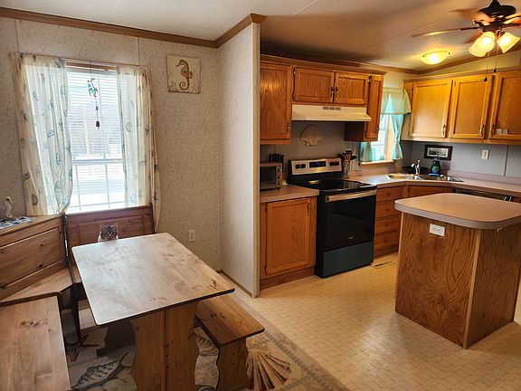 3rd image of 19 Main Street