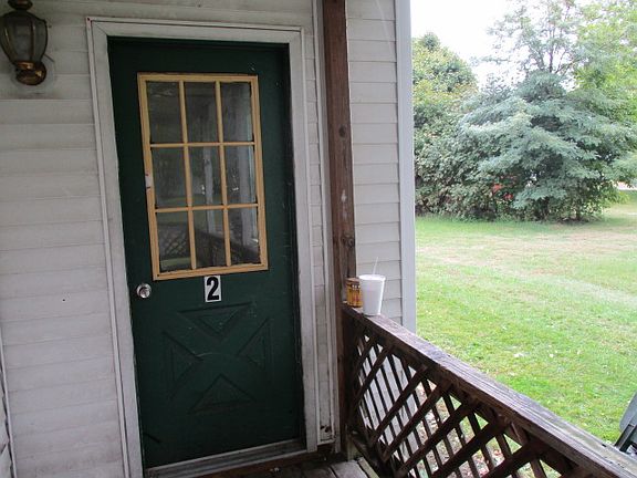 4th image of 696 W Forest Ave APT 2