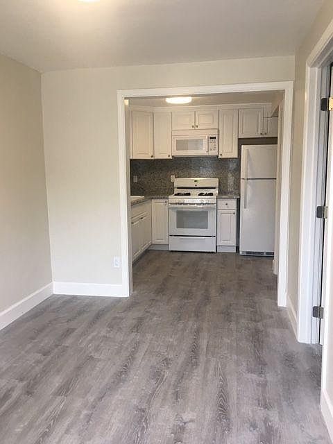 Kitchen/front room