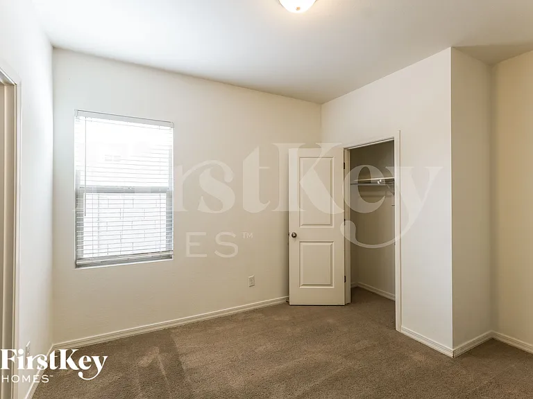 20117 W Woodlands Ave — Photo 15