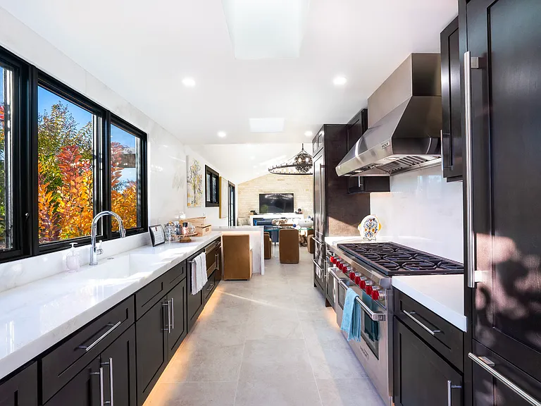 6161 Silverado Trl — Photo 18