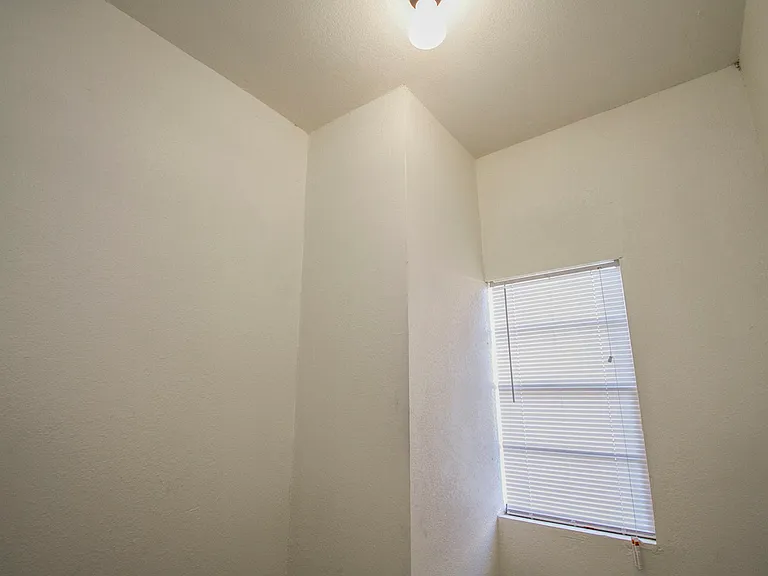 924 Saint James St #1 — Photo 15
