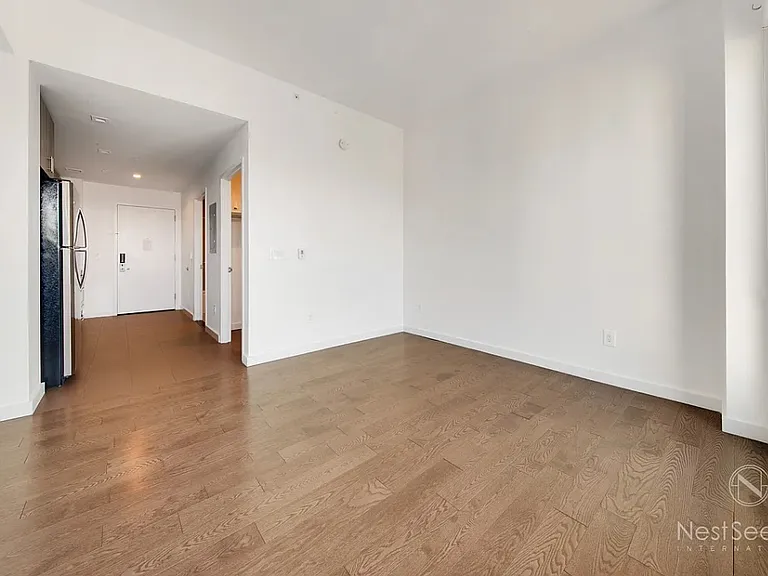 11-39 49th Ave #712 — Photo 2