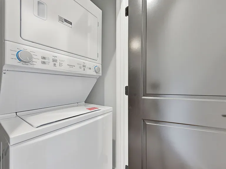 3902 S Lake Park Ave #2 — Photo 19
