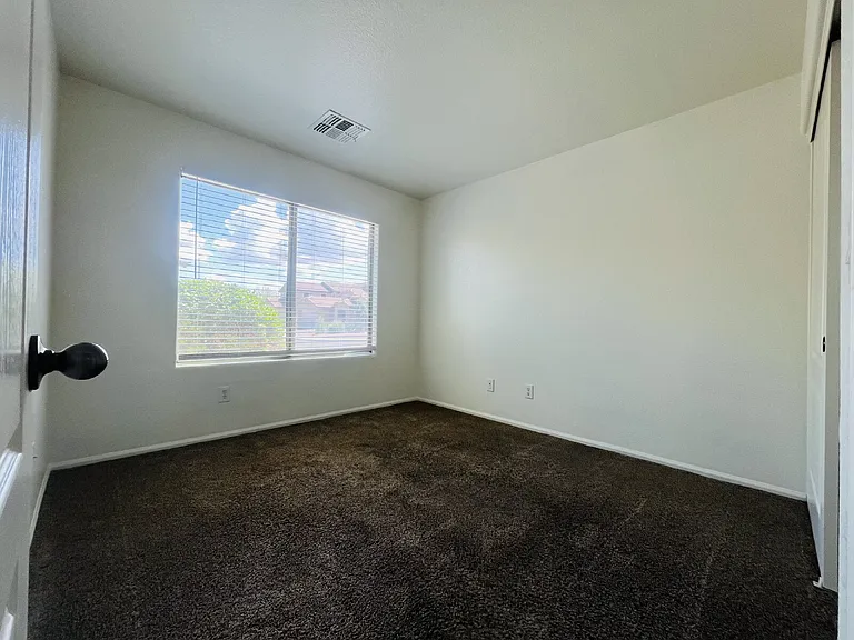 8202 S 47th Ave — Photo 23