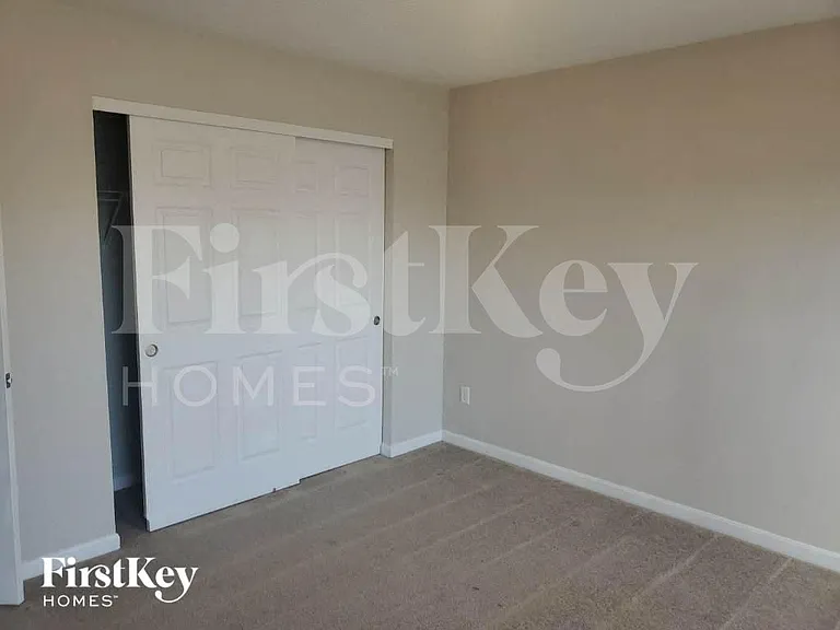5606 Beechtree Ln — Photo 8