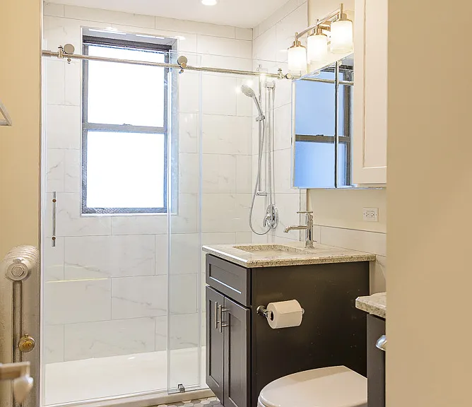 6529 N Lakewood Ave #1 — Photo 6