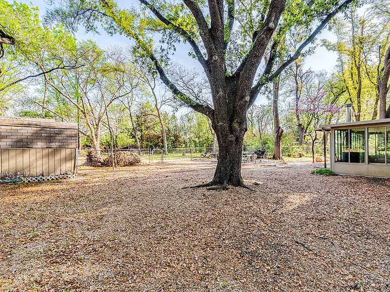 10606 Macmora Rd — Photo 31