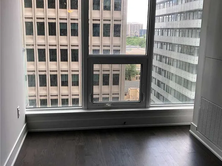 955 Bay St #1214 — Photo 4