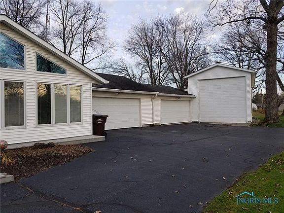 5th image of 241 Riverdale Dr