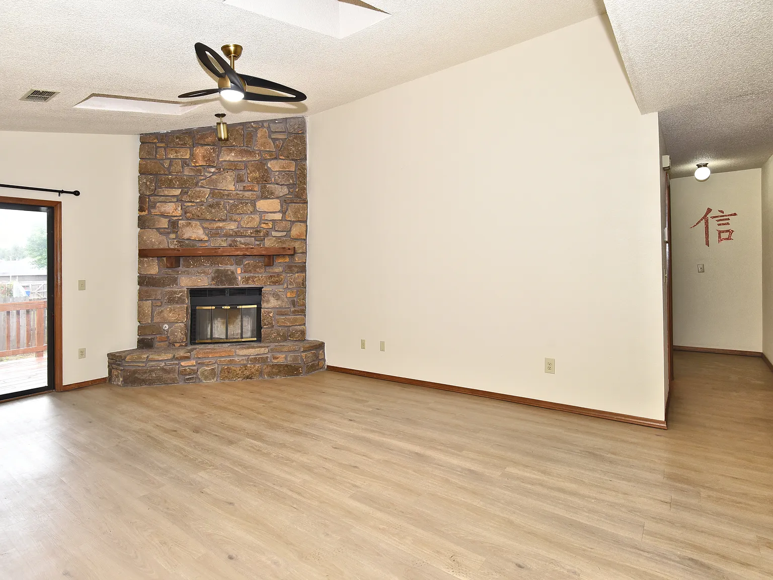 3 bed, 1495 sqft, $1,800 — Photo 3