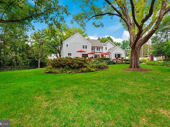 4th image of 7009 Holyrood Dr