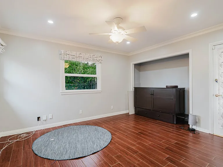 13405 Tiara St — Photo 33