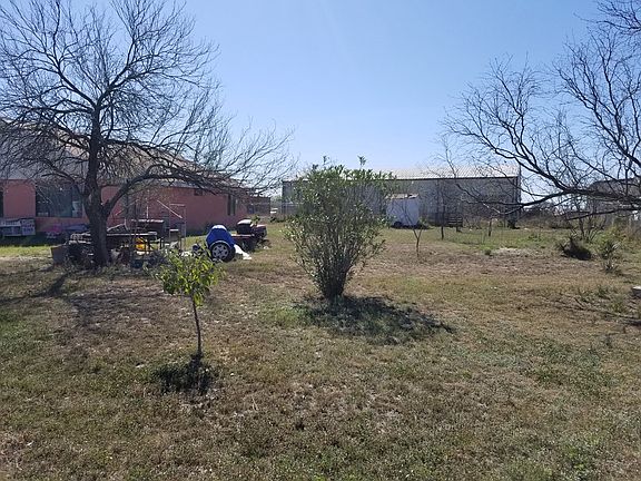5th image of 660 Wild Wood Dr