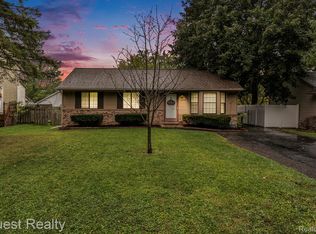 2658 Simpson Dr, Rochester Hills, MI 48309