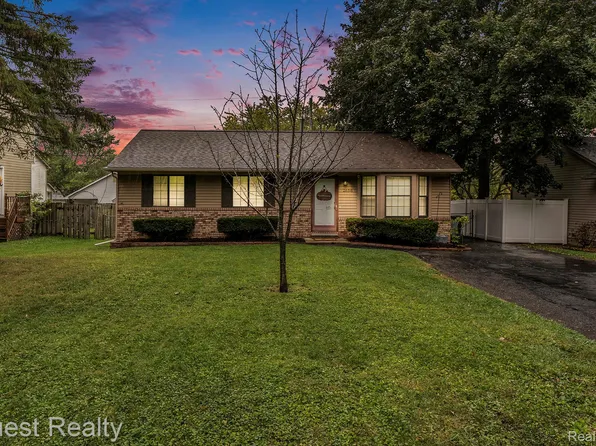 2658 Simpson Dr, Rochester Hills, MI 48309