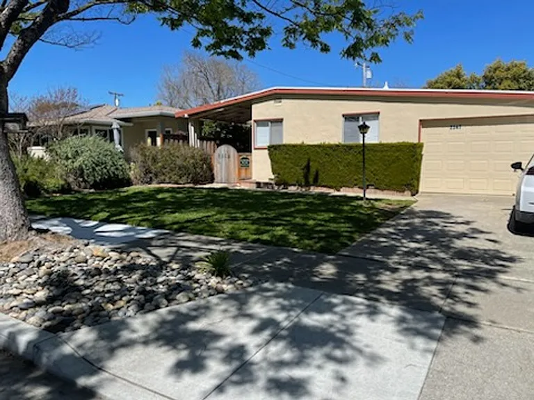 2347 Venndale Ave — Photo 1