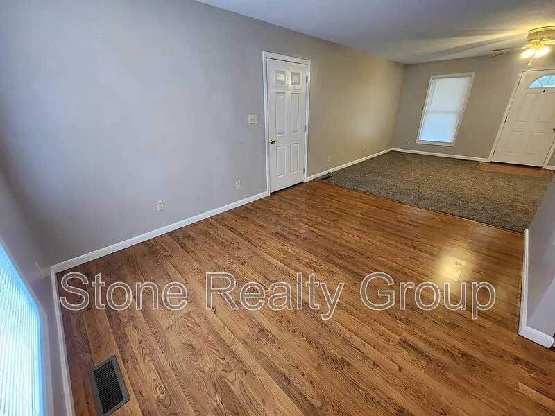 3 bed, 2.0 bath, $1,600 — Photo 4