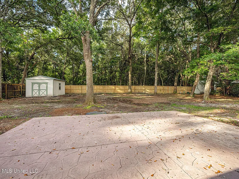 106 Booth Cir — Photo 9