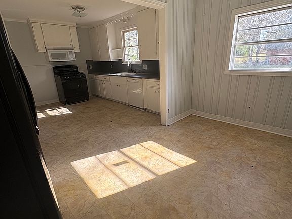 5th image of 1819 Shady Ln