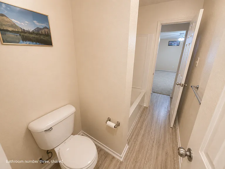511 Travis Ranch Trl — Photo 30