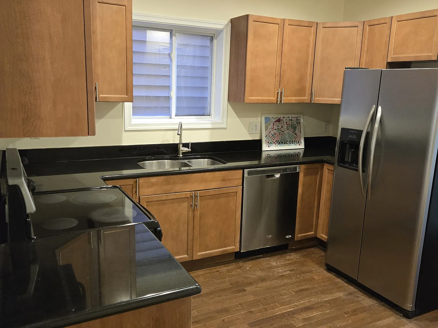 3 bed, 1.5 bath, 1479 sqft, $2,500 — Photo 4