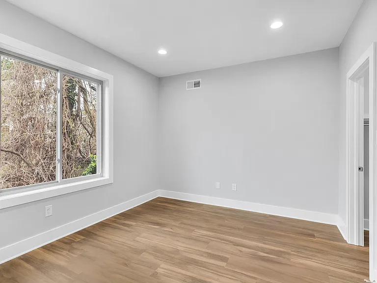 130 W Ashmead St — Photo 15