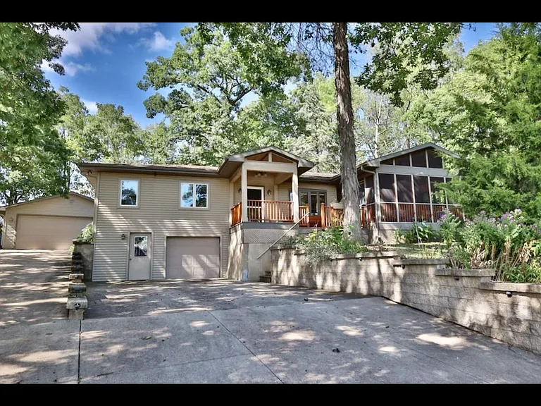 6097 Hellenbrand Rd — Photo 1
