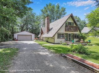 9748 Sherwood Dr, Laingsburg, MI 48848