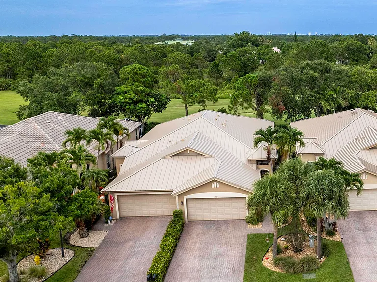 3751 NW Willow Creek Dr — Photo 34