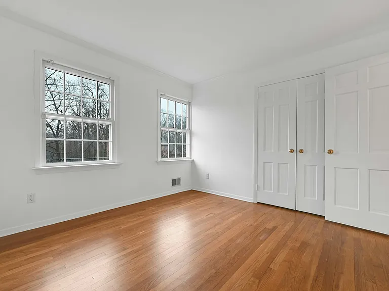 195 Elm Rd — Photo 35