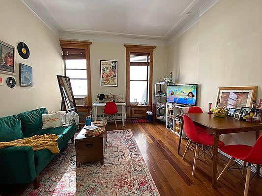 1st image of 67 W 71st St #15-1