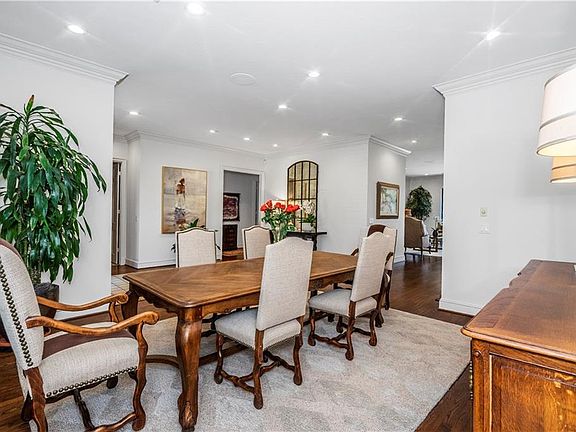 5th image of 1605 Westminster Pl