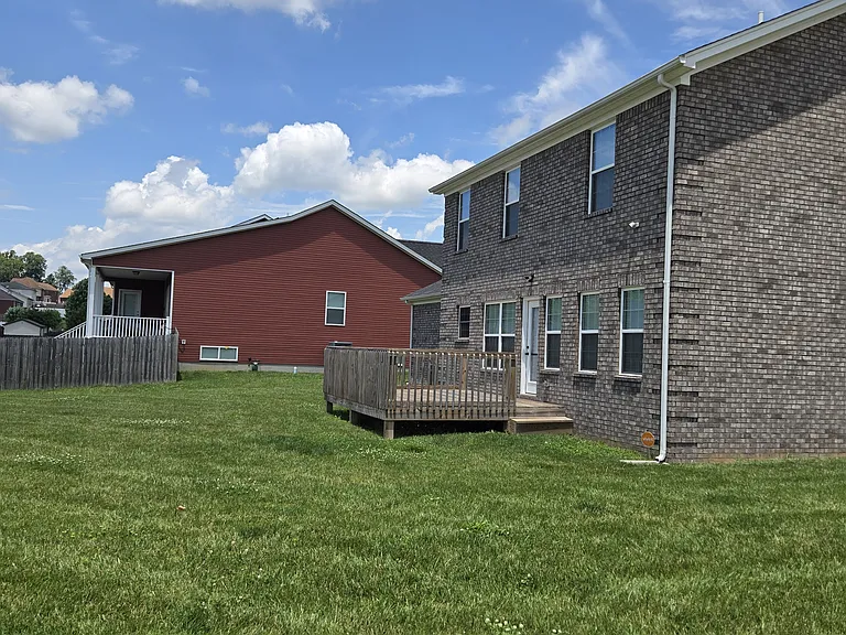 455 Cabernet Dr — Photo 4