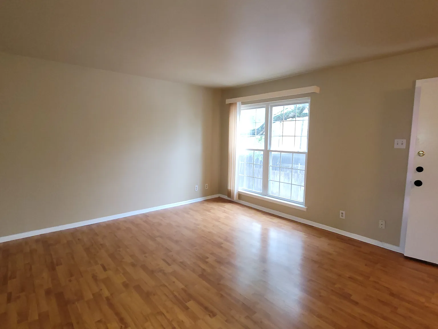 2 bed, 854 sqft, $995 — Photo 4