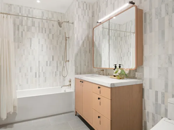 180 Front Street image 10 of 25