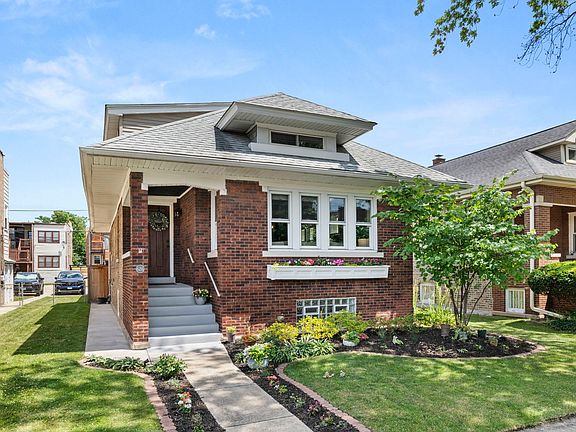 2nd image of 626 Elgin Ave