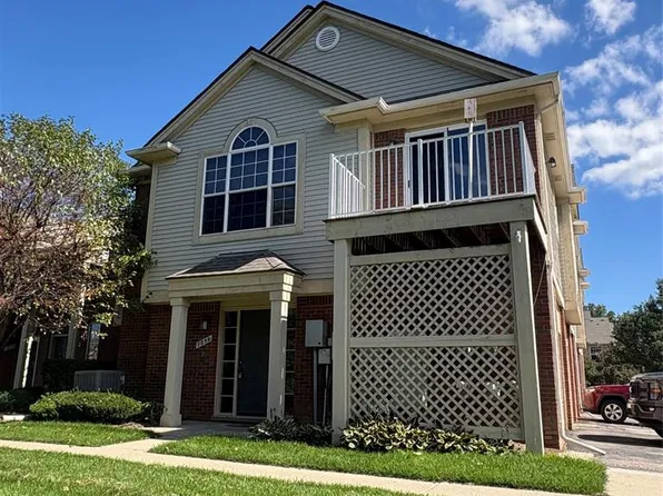 1859 Flagstone Cir, Rochester, MI 48307