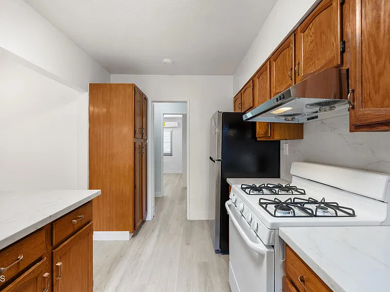 50 S Parkwood Ave — Photo 15